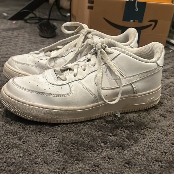 Air force 1s - Picture 2 of 3
